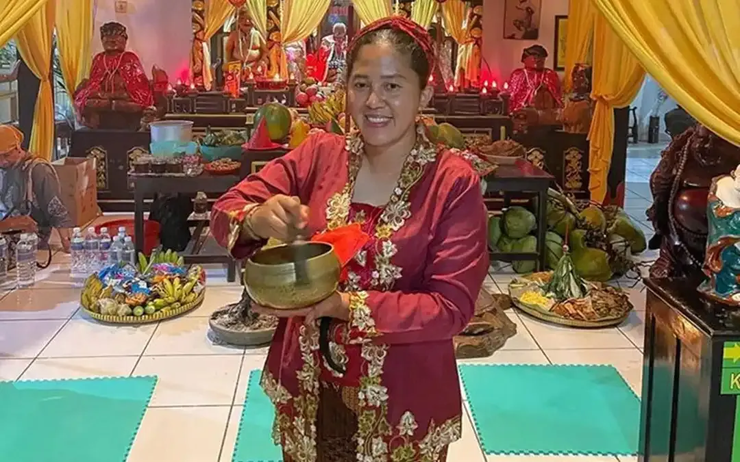 kesaktian Mbak Rara: Pawang Hujan